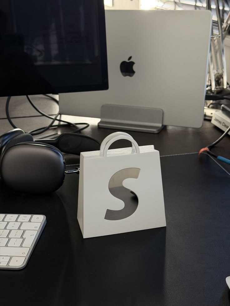 Master Dropshipping with Expert Insights